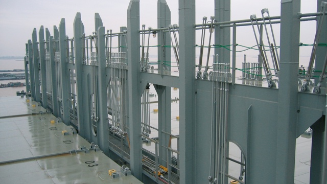 Embedded Lashing Internal lashing system - MacGregor.com